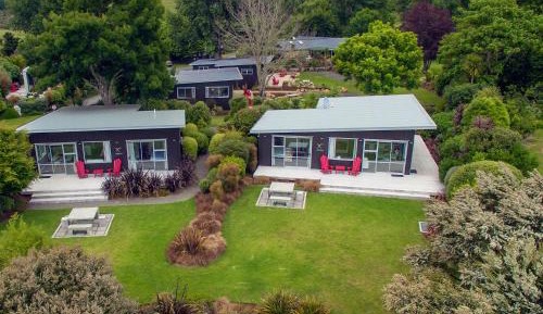 Three-Bedroom Holiday Home with Beach View