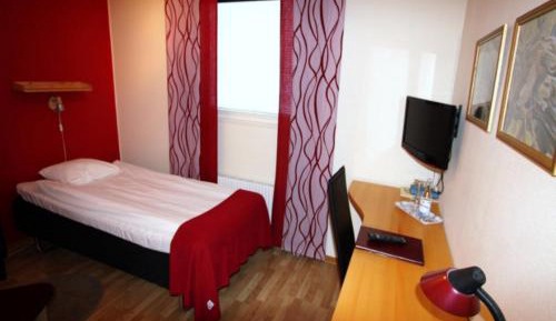 Single Room with Private Bathroom