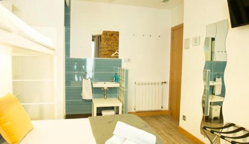 Triple Room with Shared Bathroom