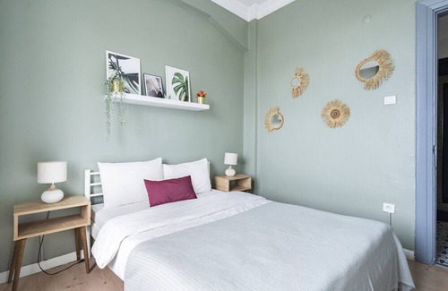 Pera Apartment | Central Flat w Sea View and near Galata Tower