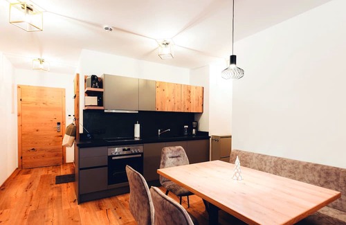 Ladis Apartment | Quiet apartment hotel at the castle lake of Ladis/Tyrol (pet friendly)
