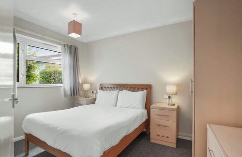 Oulton Broad House | 2 bedroom accommodation in Oulton Broad