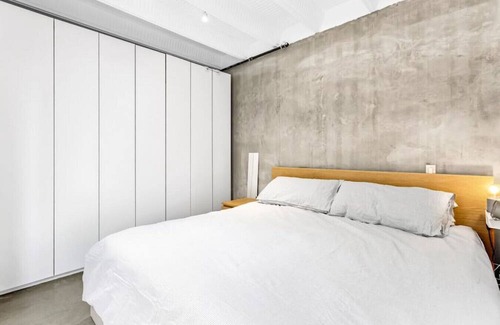 Chinatown Apartment | The Zen Loft: Shared Rooftop Bliss with City Views