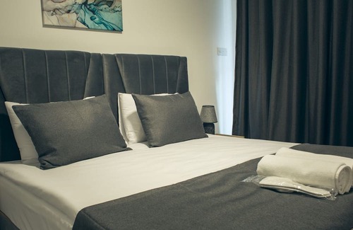 Trikomo Apartment | Charming Flat with Shared Pool Near Beach