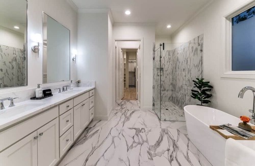 Dallas House | Chateau Lux Summary:
