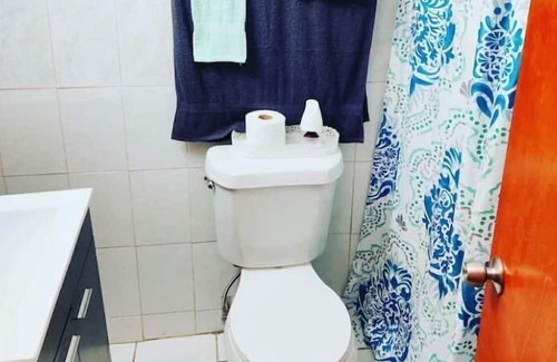 Levittown Apartment | 2 room apt, near the beach.
