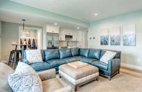 Mayfield House | 🏞️ Side-by-Side Serenity Lakefront Homes w/ Hot tub