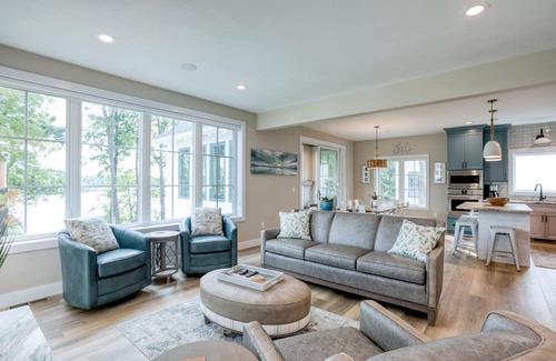 Mayfield House | 🏞️ Side-by-Side Serenity Lakefront Homes w/ Hot tub