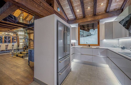 Les Belleville Ski Chalet | Chalet Severine - Six Bedroom Chalet, Sleeps 12