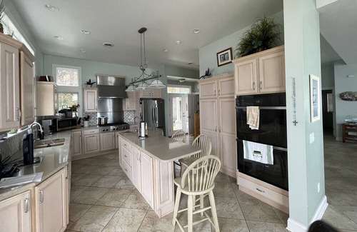 Erie House | Beautiful Beachfront Property. Available lunar eclipse week! Path of totality 😎