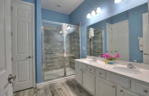 Briargrove House | AS SEEN ON TV! Music City Bowling Villa Solterra