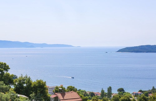 Achladies Apartment | Best location deluxe apartment "Fire" in Villa Stratos near the sea amazing view