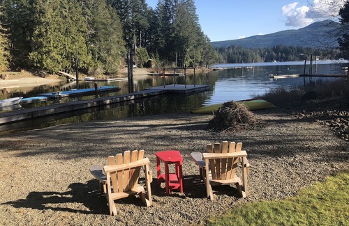 Sproat Lake House | Lakefront Sproat Lake. Full South Exposure: Large Beach