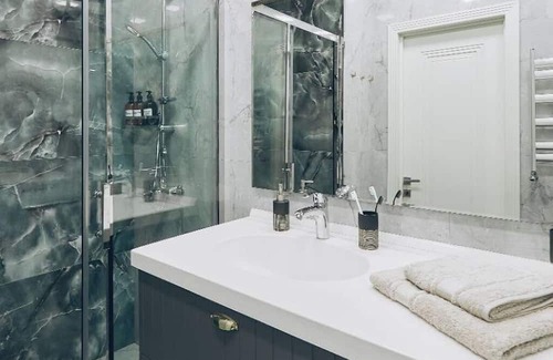 Nasimi Hotel | Lev bir