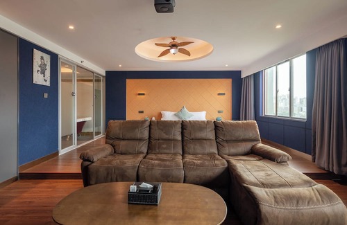 Long Hua Hotel | LiangZhi Huipin Hotel