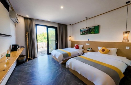 Xiangxi Bed & Breakfast | Jingjing Home Inn No. 372 Furong Town