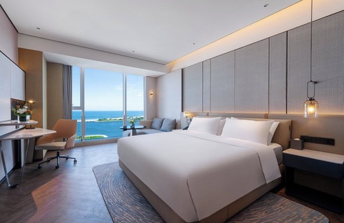 Weihai Hotel | Crowne Plaza Weihai Binhai By Ihg