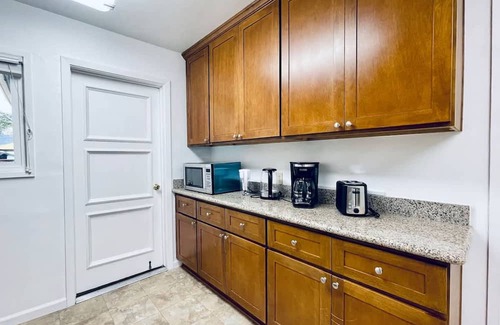 North Central House | Sanmateo Cozy Central 3b1b Home Garage Parking AC