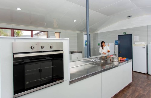 Cape Foulwind Hotel | Carters Beach Top 10 Holiday Park