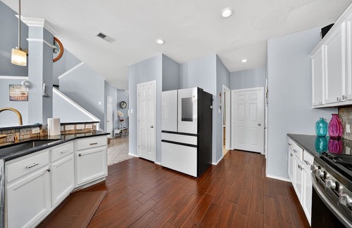 Stone Oak House | San Antonio Oasis Hot Tub & Pool Access 4 Bedroom Home