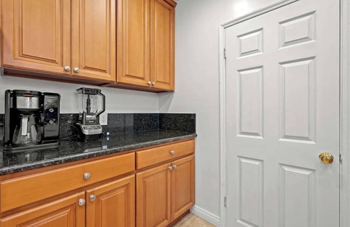 San Gabriel Apartment | Near LA Cozy Home With Full Kitchen & Laundry