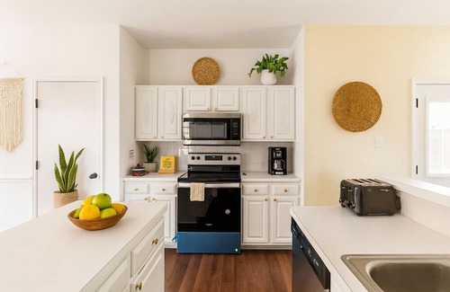 North Central Carrollton House | Spacious Home Quiet Neighborhood nr Downtown