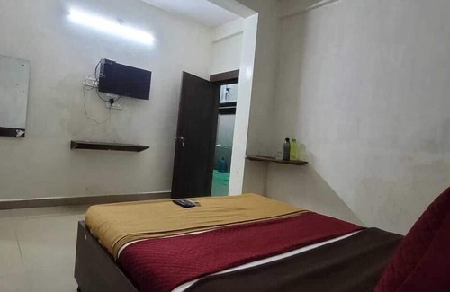 Veraval Hotel | HOTEL ARADHANA