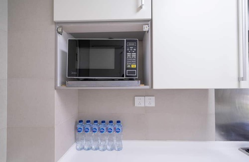 Xujiahui Bed & Breakfast | Tyms Stylish 3BR 2BA Apt Xuhui Center