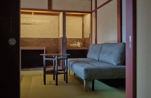 Komatsu Hotel | Komado Bengara