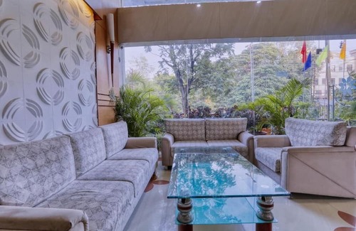 South Tukoganj Hotel | Hotel Amrit Residency
