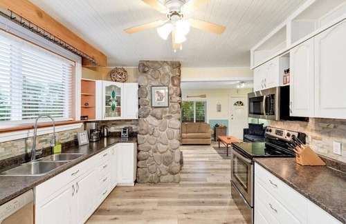 Youbou Cottage | Arbutus Cottage