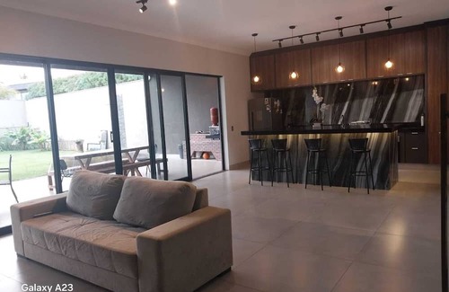 Rifaina House | House in luxury condominium with 2km of river in Rifaina accommodates 14 people