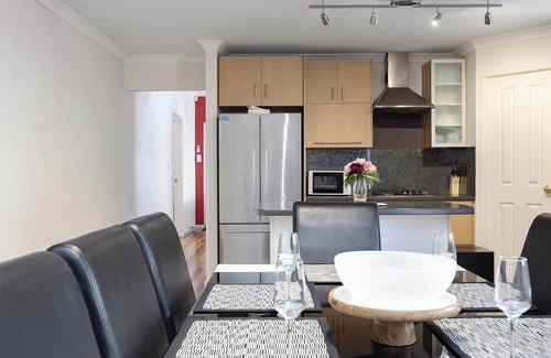 Victoria Park House | Vic Park Home close to Crown Perth