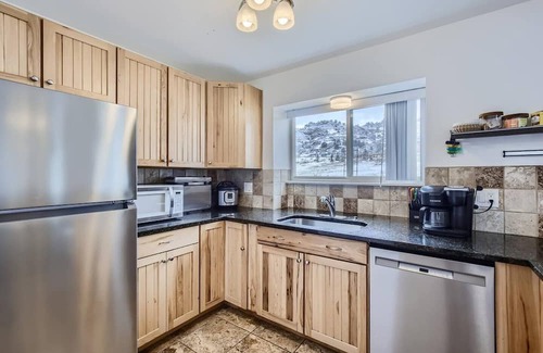 Fort Collins House | Charming 3-bedroom house in wonderful Fort Collins with WiFi, AC
