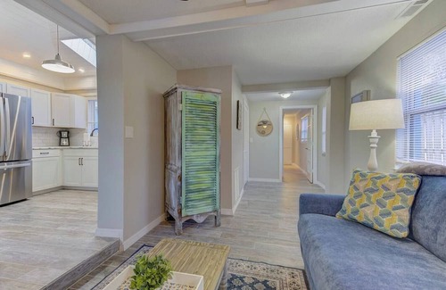 Indian Rocks Beach House | This house is a 2 bedroom(s), 2 bathrooms, located in Indian Rocks Beach, FL.