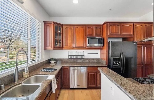 Silver Lakes Country Club House | PGA golf course condo on lake by Route 66, 2-bedrooms with WiFi, AC