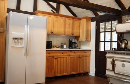 Cairo House | Cottage w/hot tub 15min to Windham & Hunter