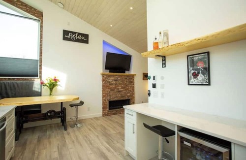 Squamish House | Serenity Haven: Captivating Sea To Sky Retreat