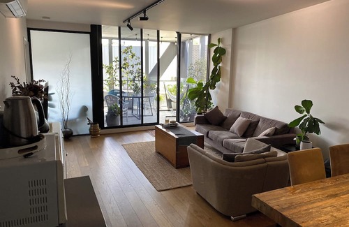 Abbotsford Apartment | Quiet Sancturary in Abbotsford next to the river