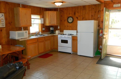 Gordon Cabin | Snowmobile paradise! 2.5 hrs-Twin Cities Charming 2bedroom cabin, Gordon Minong
