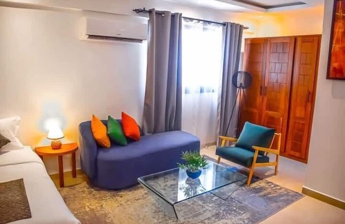 La Somone Hotel | Eat Work and Sleep