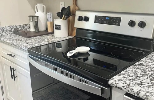 St. Louis House | Cozy townhome in Central St. Louis