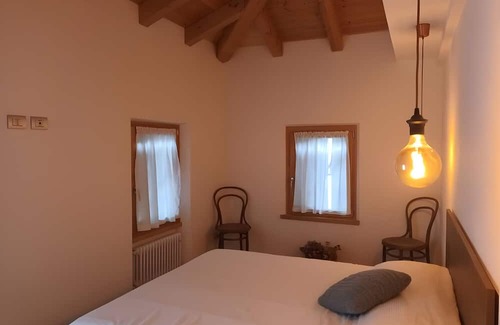Pieve di Cadore House | Room '3- Nene Lidia' with Shared Terrace, Private Garden and Wi-Fi