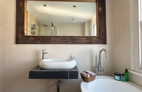 Shepherd's Bush House | Central London Boutique Townhouse