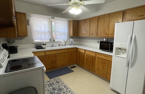South Side House | Spacious 6-bedroom house with fitness room, WiFi in enchanting Billings