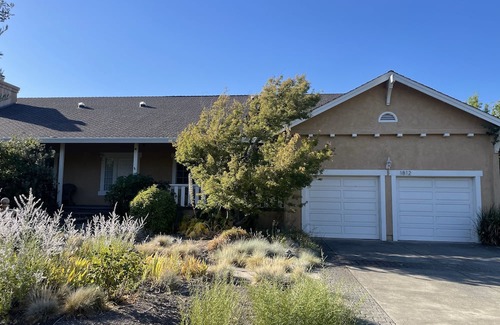 Calistoga House | 3-bedroom home in Calistoga with pool and hot tub