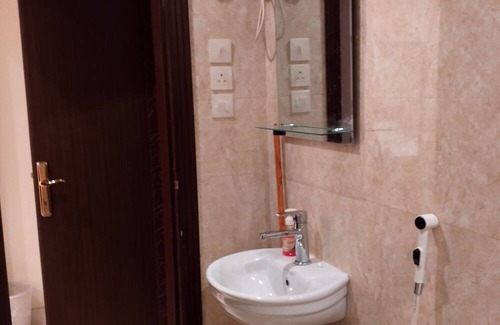 Mecca House | New hotel in the Heart of Salam Market,n Al Azizyah, Makkah.