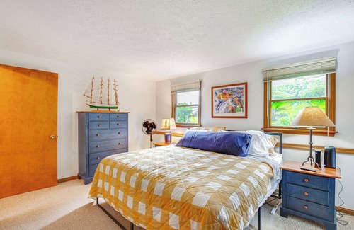 Hanoverton House | Guilford Lake Retreat w/ Dock & Kayaks!