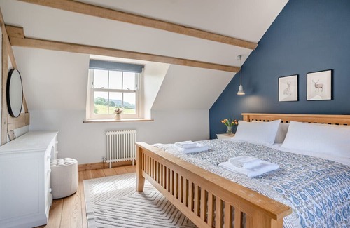 Monmouth House | The Cart Shed - Three Bedroom House, Sleeps 5