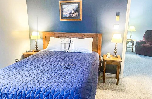 Ellsworth Resort | July 31- August 5 Acadia Village Charming Full Condo, sleeps 4, 1bdr/1bath
